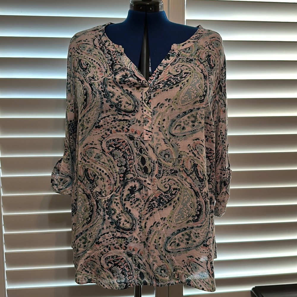 Pastel lightweight, airy patterned blouse